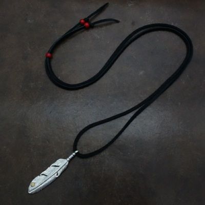 メタル付き 小フェザー左向き×鹿革紐×アンティークビーズ
