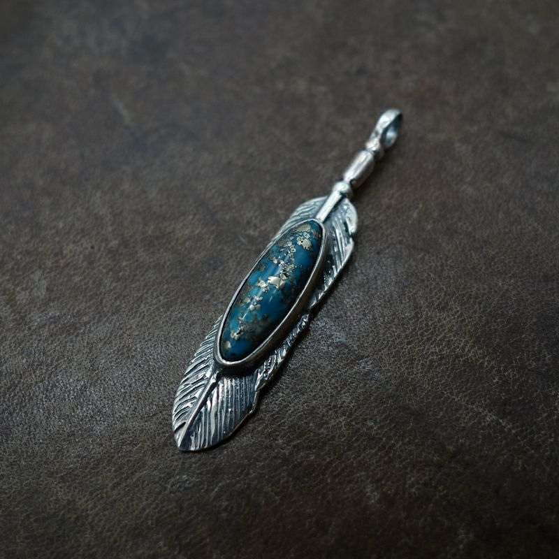 フェザートップ　ターコイズ ターコイズ付き 小フェザー 左向き ペンダントトップ | REDMAN.